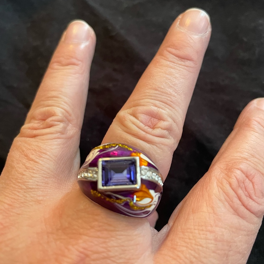 Unique cushion ring